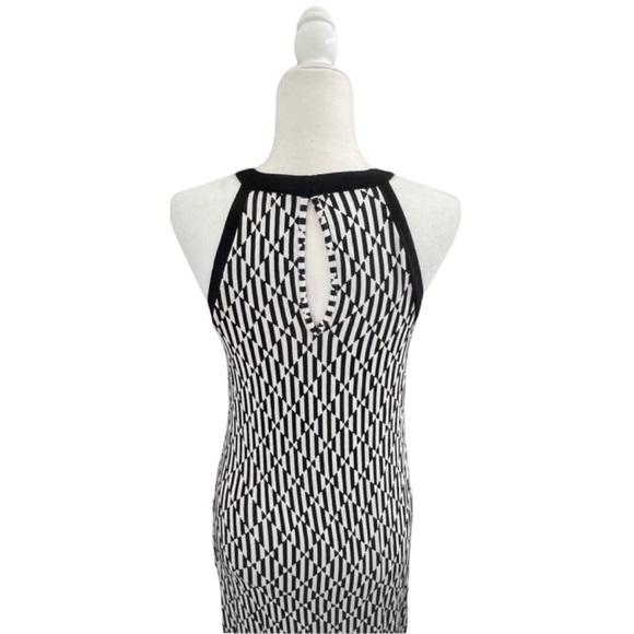 Tart Black & White Geometric Print Sleeveless Dress - Size Medium - Picture 4 of 14